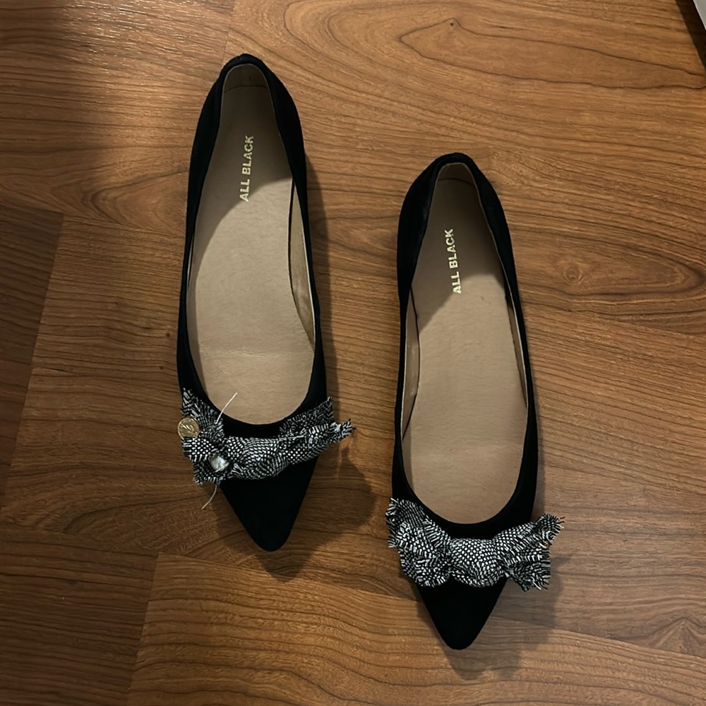 ALL BLACK ballet flats with bow, size 9